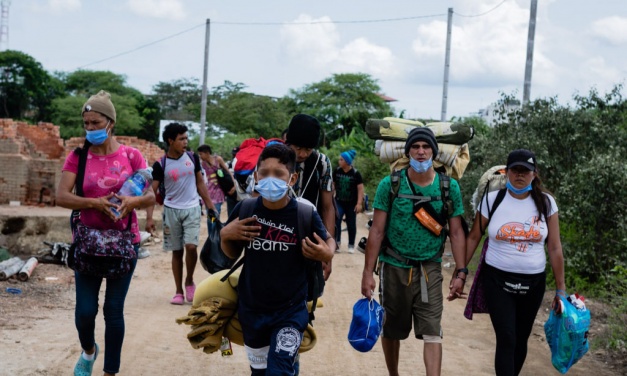 Una maleta y muchos caminos. La migración venezolana en la frontera de Ecuador con Perú