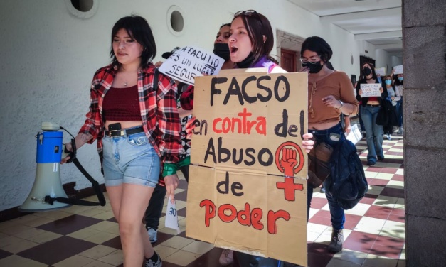 Estudiantes mujeres universitarias organizadas ante la violencia en las aulas