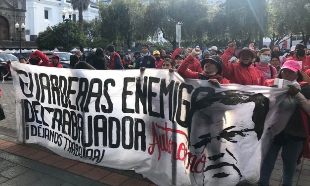 Trabajadoras autónomas presentan acción contra Municipio de Quito por política hacia comercio informal