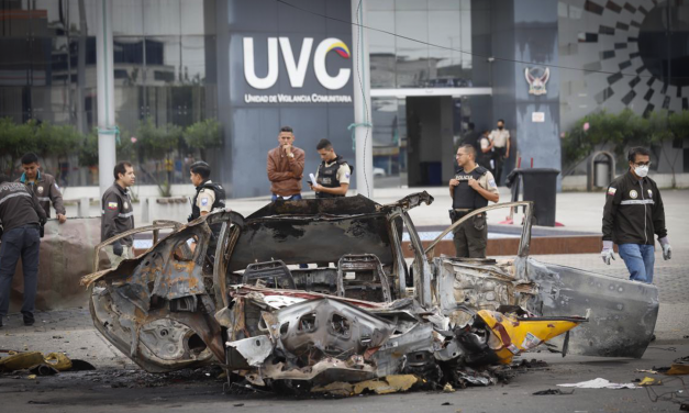 Estado de excepción en Guayas y Esmeraldas tras atentados con coches bomba y alerta de masacre carcelaria