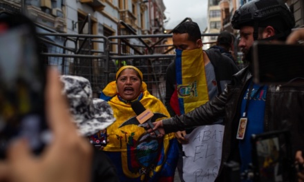 Ecuador: la consulta que se convirtió en un plebiscito contra el autoritarismo